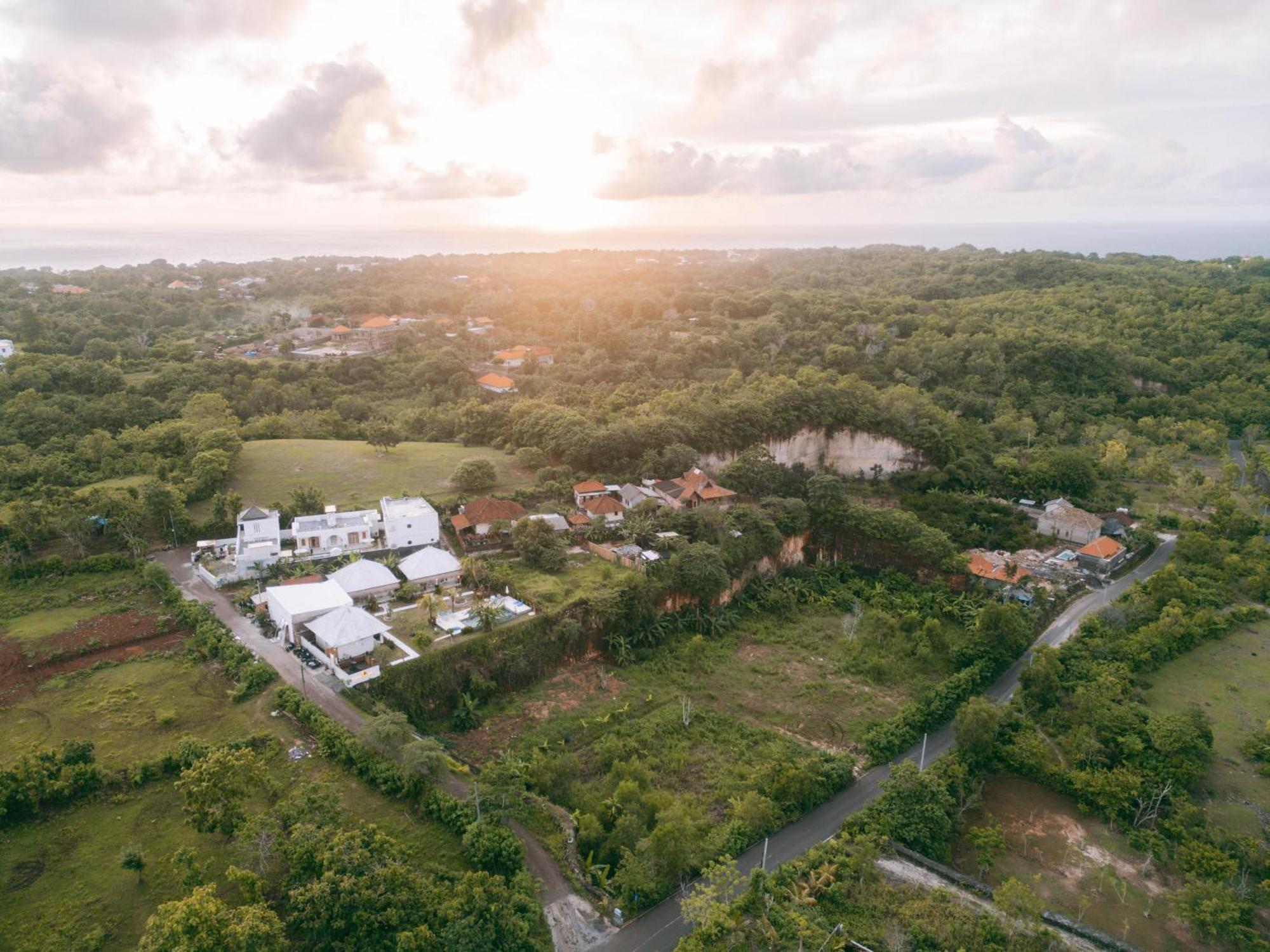 Sukacita Hill Hotel Uluwatu  Bagian luar foto